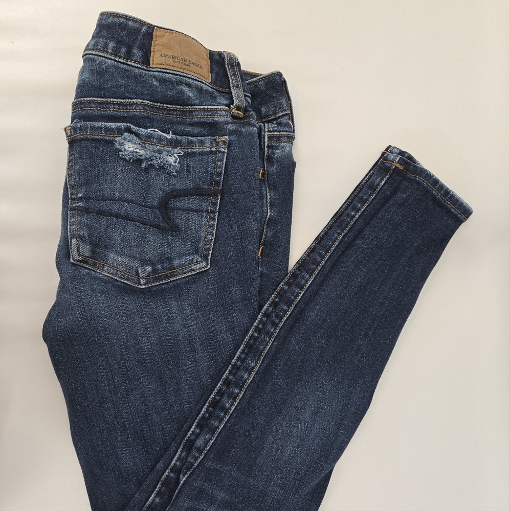 American Eagle Outfitters Distressed Blue Jeans